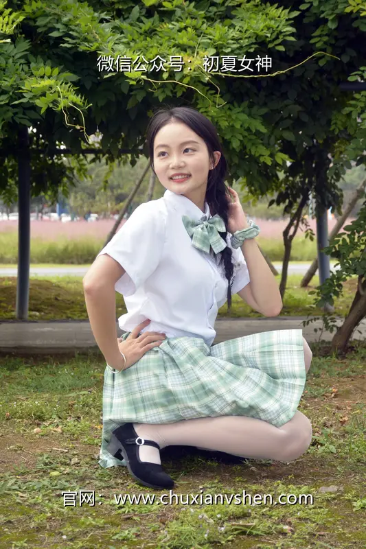 初夏女神 NO.093 双双 雪松JK套 - 初夏女神